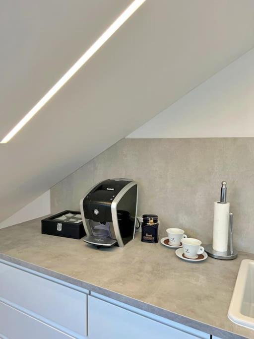 White 1 Bd Old Town Apartment By Hostlovers Kaunas Kültér fotó