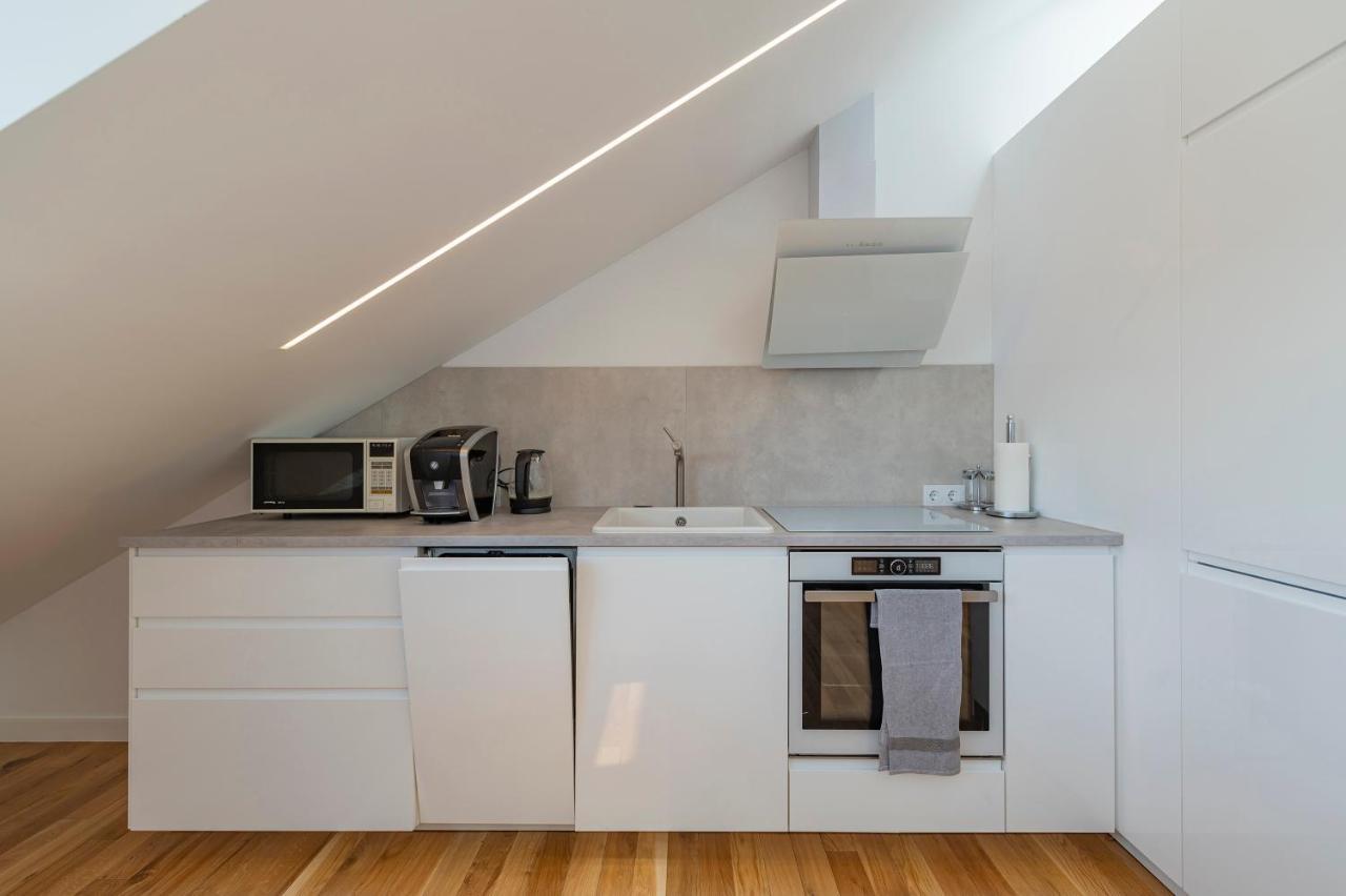 White 1 Bd Old Town Apartment By Hostlovers Kaunas Kültér fotó