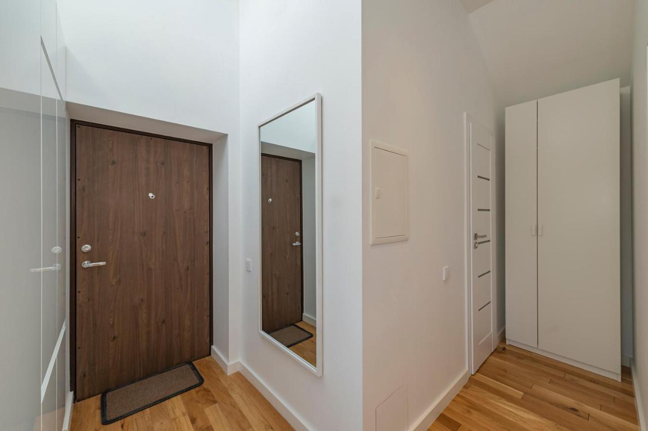 White 1 Bd Old Town Apartment By Hostlovers Kaunas Kültér fotó